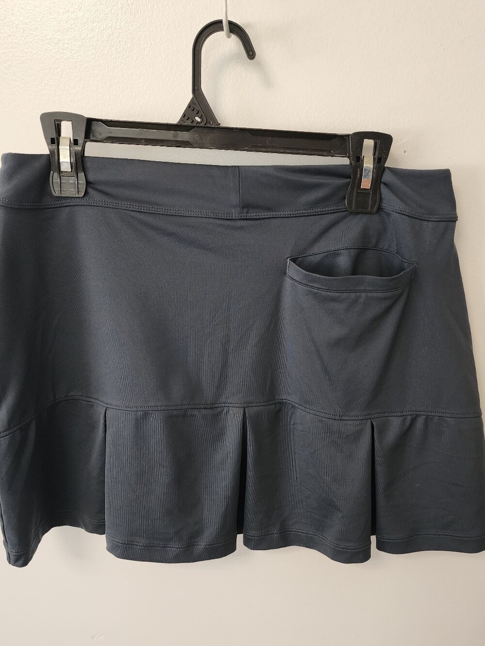 Nike Golf  Black Tour Performance Golf Skirt with Silver Swoosh - Picture 2 of 5
